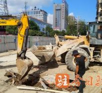 美女下半身赤裸裸网站高温下的坚守｜道路建设者用汗水铺就畅通路